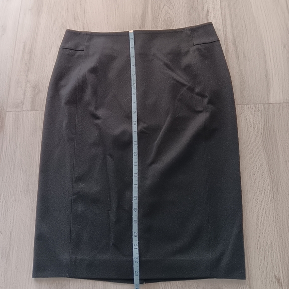 Loft Classic Black Straight Pencil Skirt Lined Zipper Machine Wash Size 6T - Picture 8 of 11